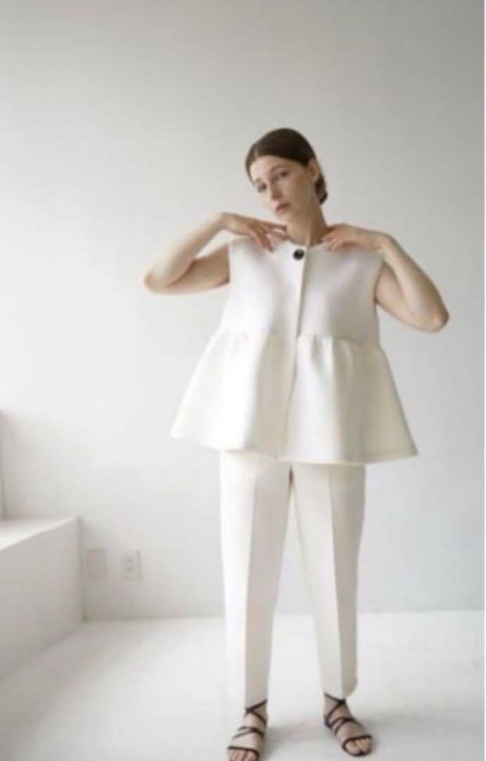 ella selectshop ボンディングジレ グレー 美品 ella selectshop ボンディングジレ グレー