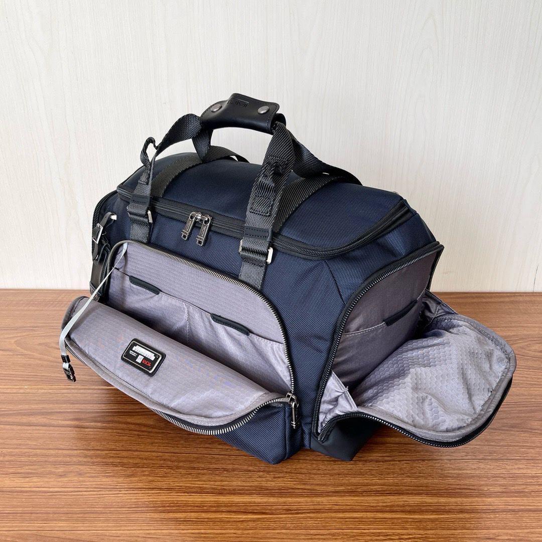 TUMI AlphaBravoトラベルバッグスポーツバッグ