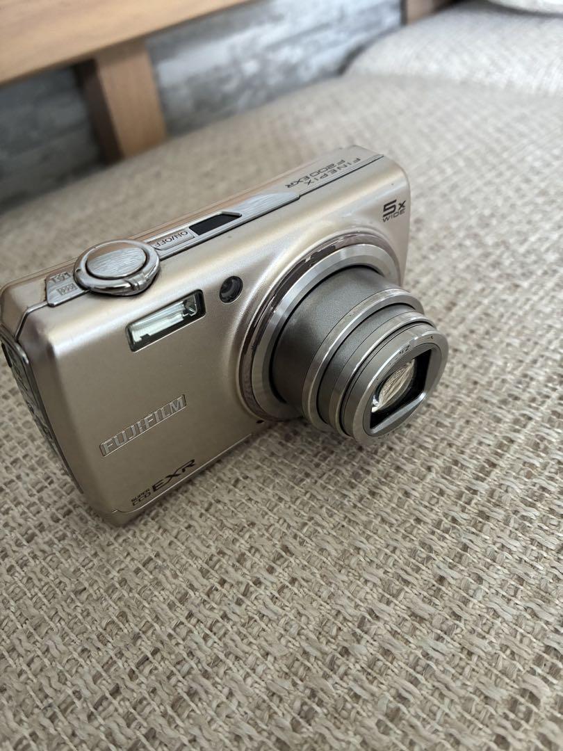 FUJIFILM F200EXR デジタルカメラ