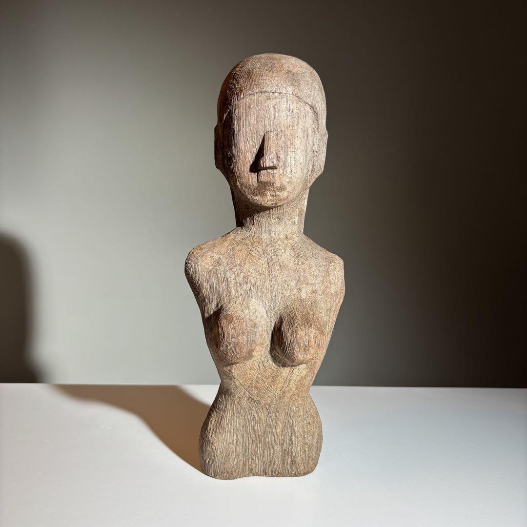 木彫りの女性の胸像 プリミティブアート 現代芸術 オブジェ 置物 フォークアート 木彫りの女性の胸像 プリミティブアート 現代芸術 オブジェ 置物