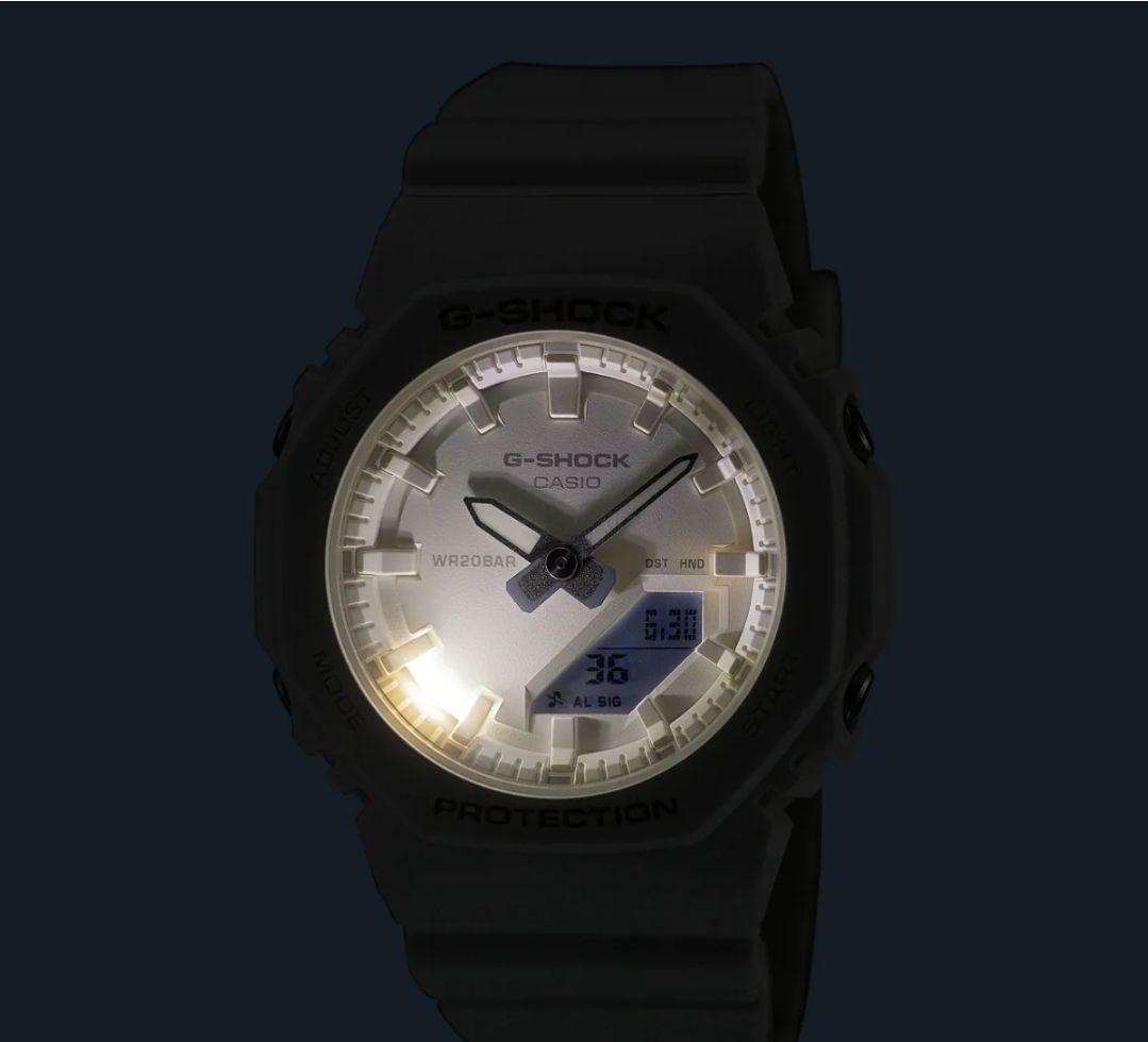 ☆極美品☆CASIO　G-SHOCK GMA-P2100-7AJF　 白 腕時計