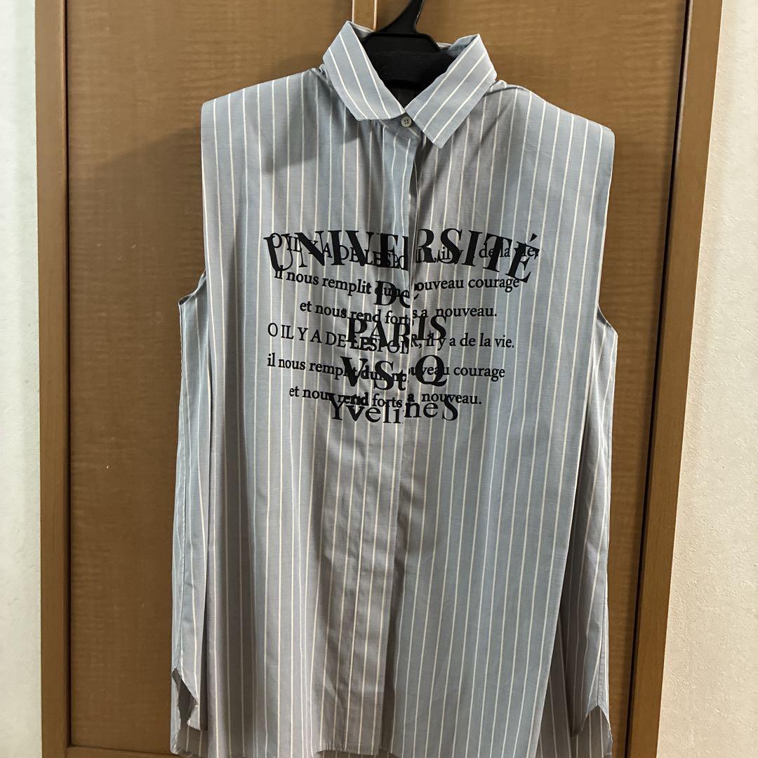 ストライプ ノースリーブシャツ フロントプリント