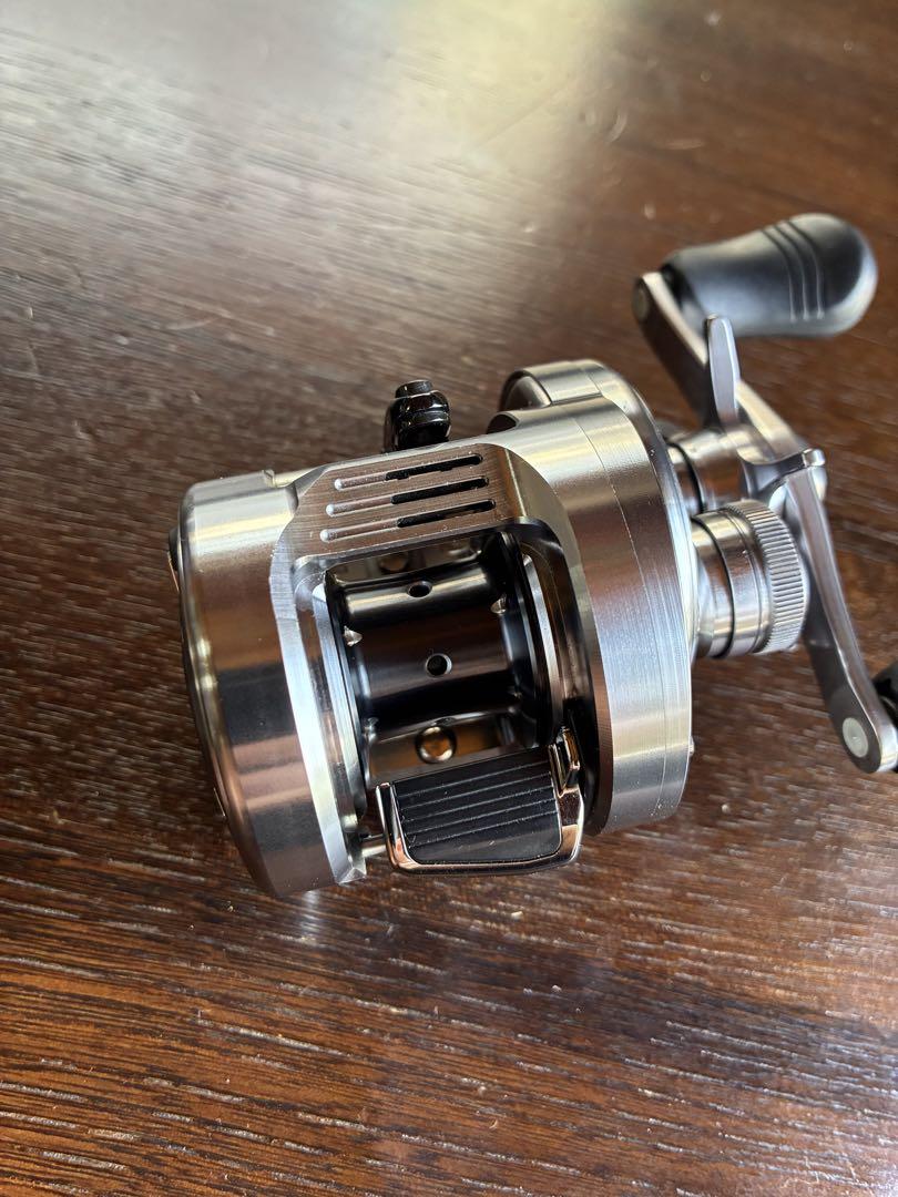 SHIMANO シマノ　カルカッタコンクエストDC 100HG