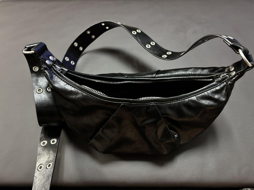【ZARA】オーバル形ショルダーバッグ ブラック | 3509/520/800 ZARA】オーバル形ショルダーバッグ ブラック | 3509/520/800