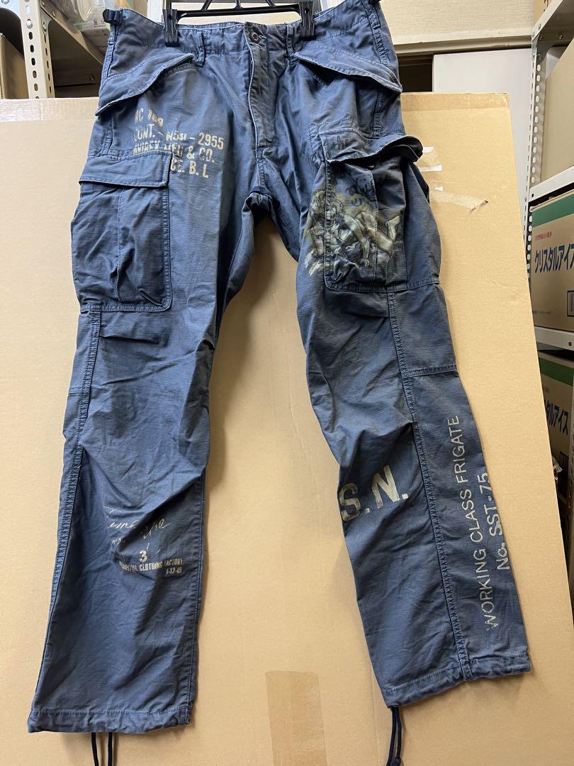 AVIREXアビレックス
カーゴパンツ プリント入り　グレー
XL