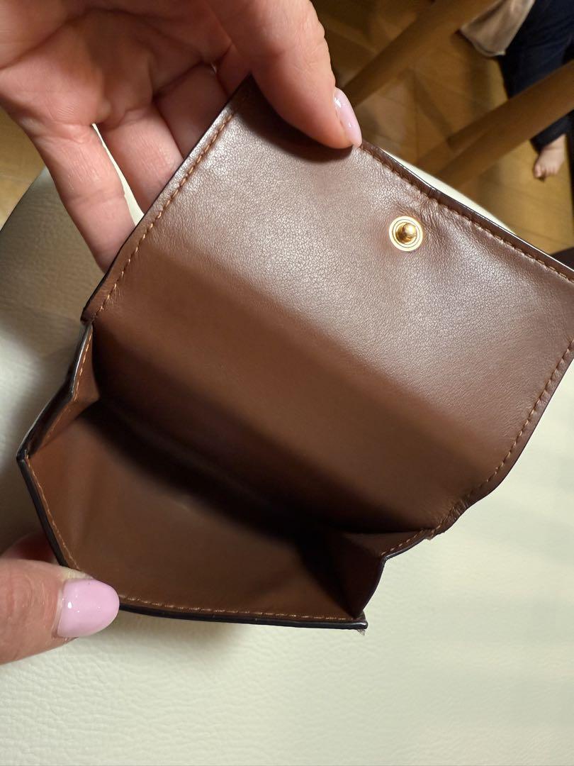 BURBERRY ブラウンレザー三つ折り財布