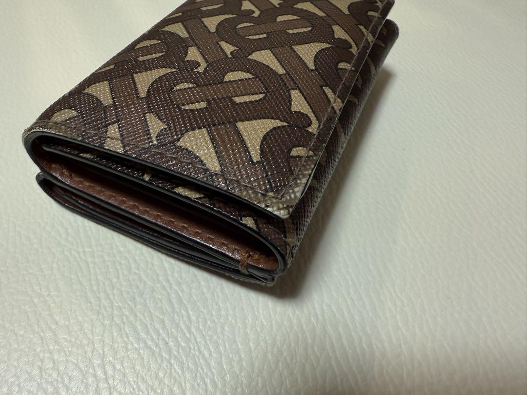 BURBERRY ブラウンレザー三つ折り財布
