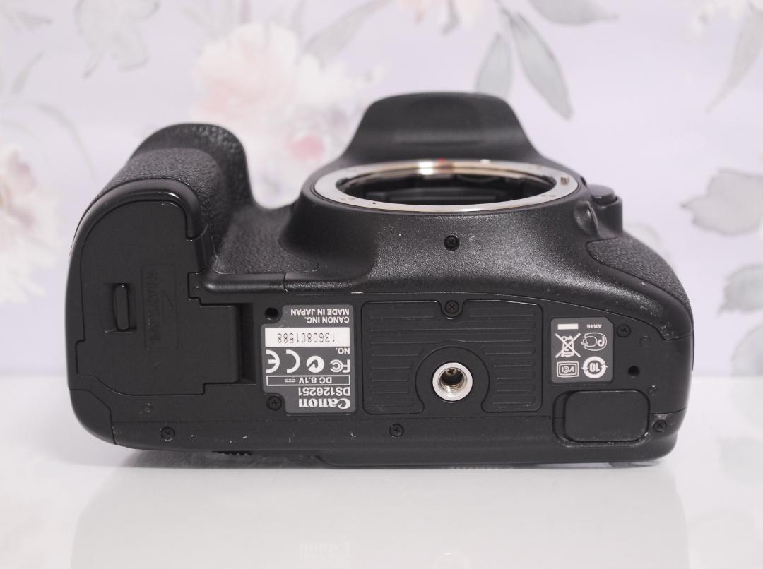 箱有り！本格的なハイアマチュアモデル！スマホ転送OK☆キャノン EOS 7D♡