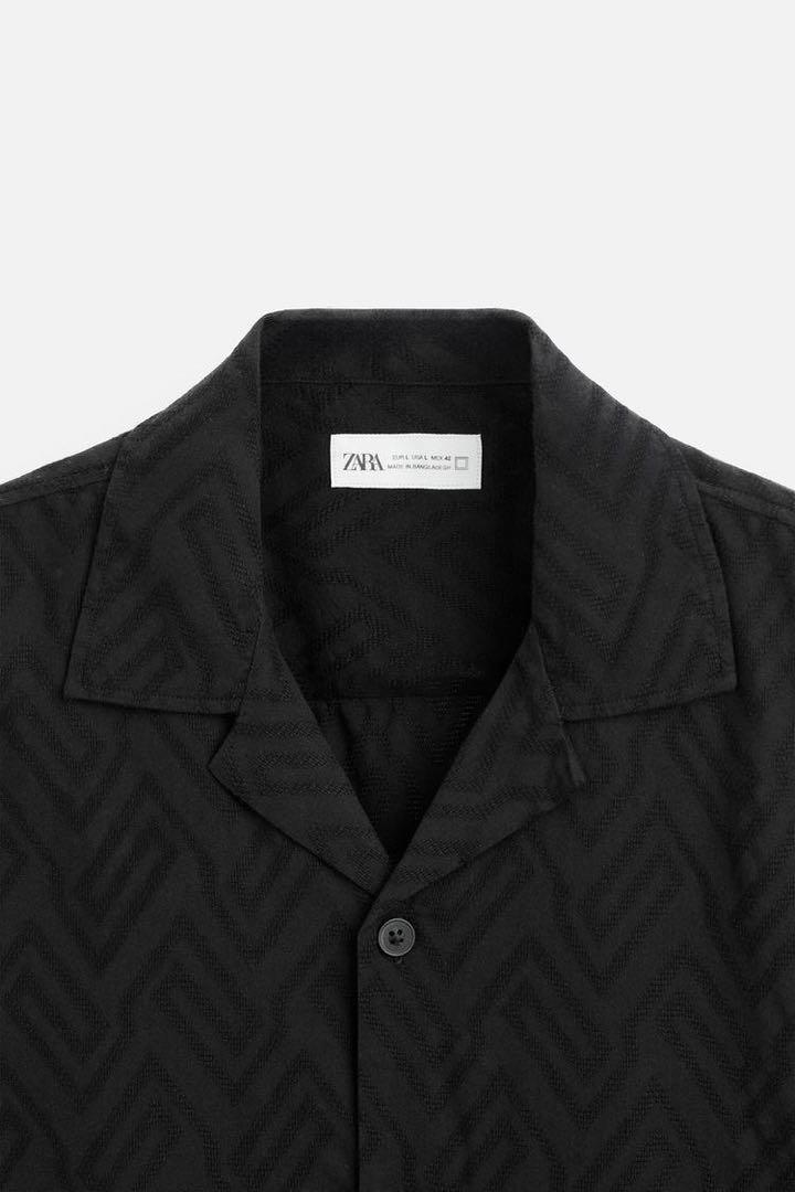【ZARA】ジオメトリック ジャカードシャツ 2688/102/104 GEOMETRIC JACQUARD SHIRT - striped | ZARA Canada