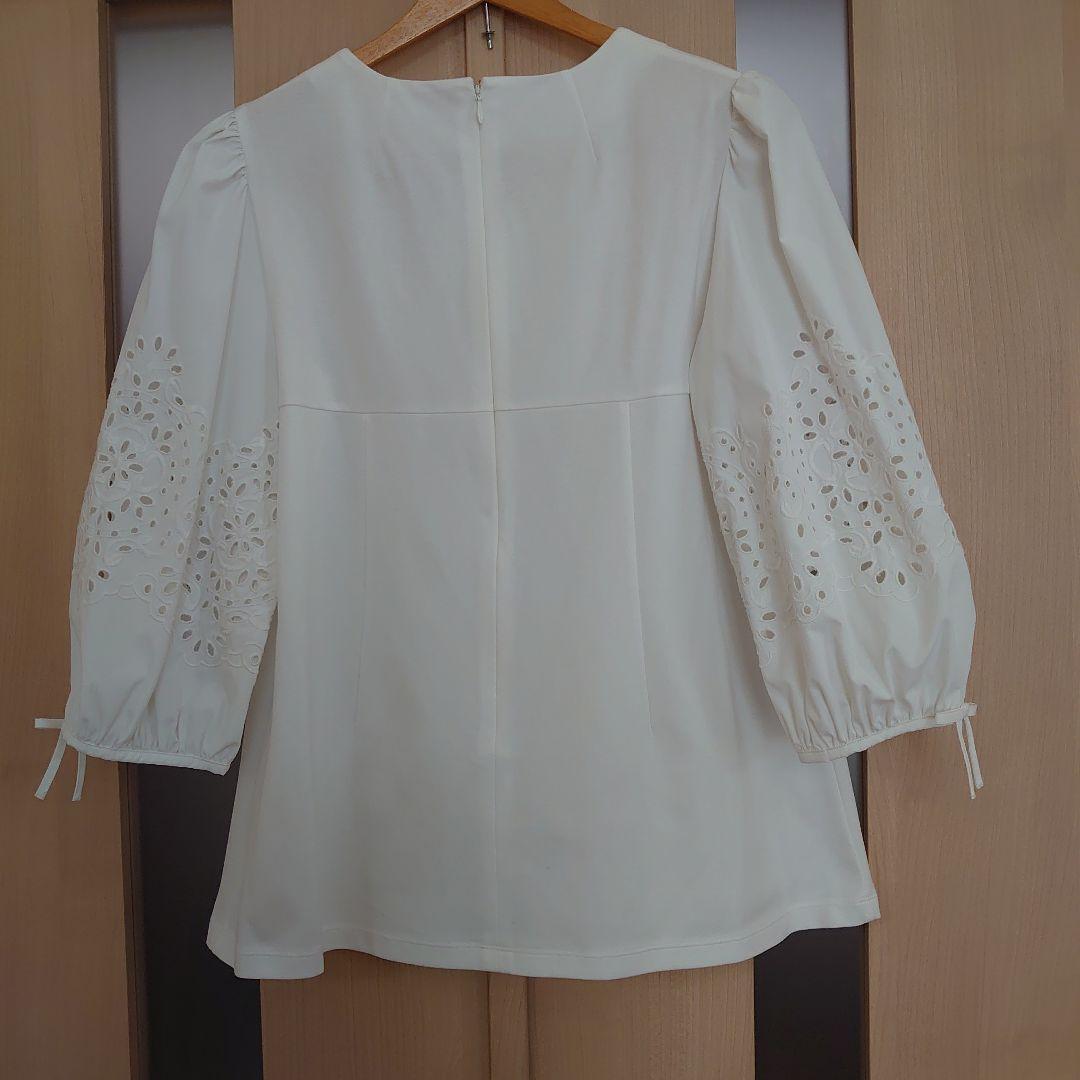 スーパービューティー刺繍入り七分袖チュニック・フラワー
