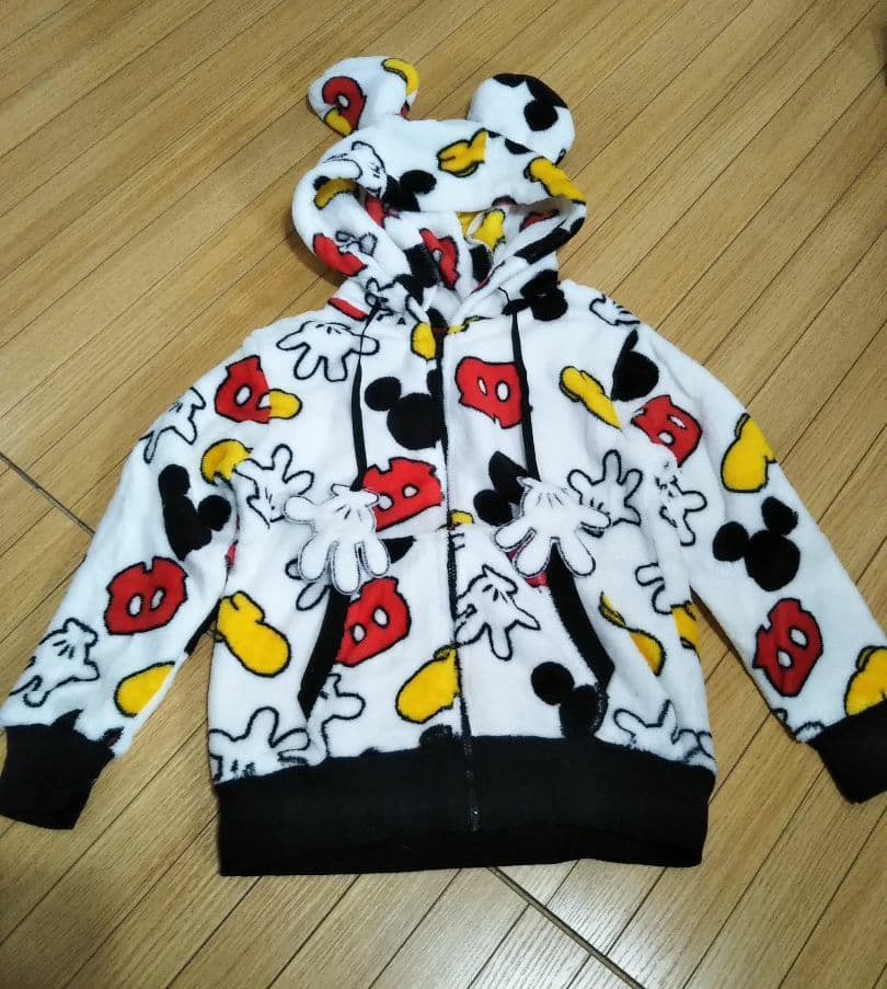 新品 ディズニー ミッキー柄フリースパーカー 1 キッズ服 男女兼用 100cm 新品 ディズニー ミッキー柄フリースパーカー 1 キッズ服 男女兼用 100cm