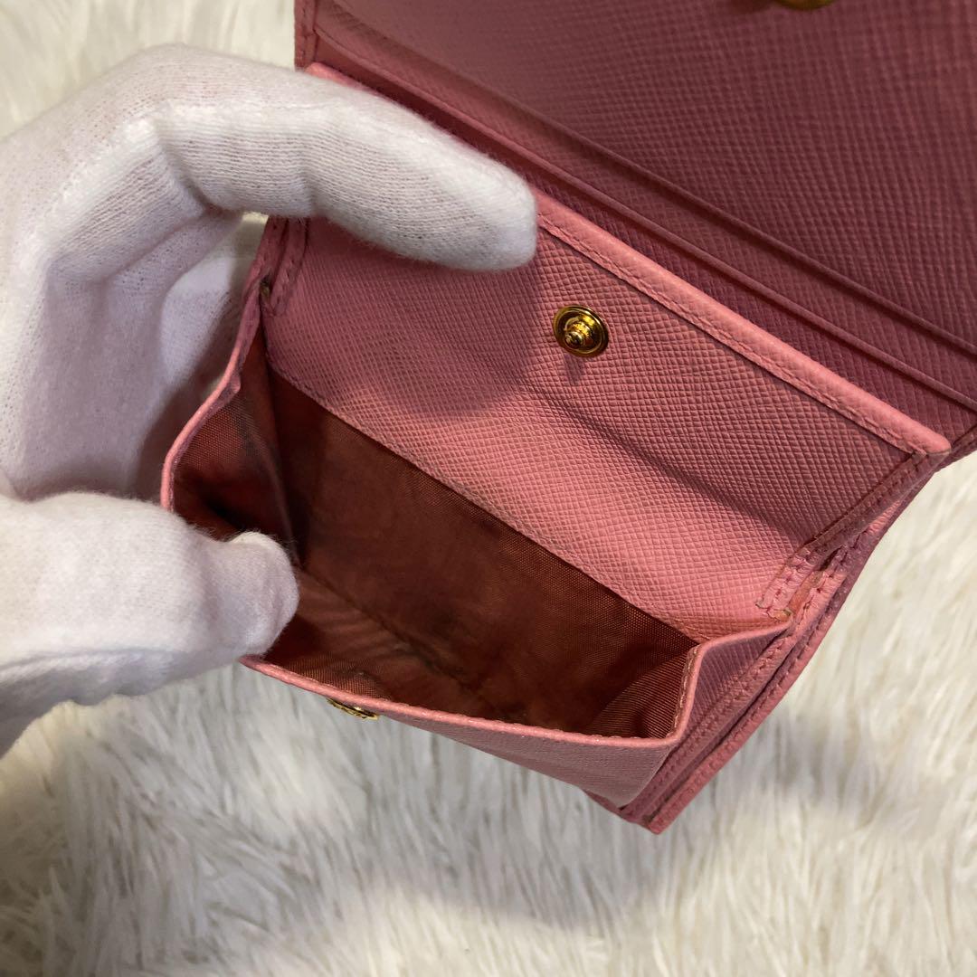 早い者勝ち★ PRADA ★ カーフスキン 二つ折り財布 人気のピンク 最終価格 早い者勝ち※ PRADA プラダ 二つ折り 財布 ピンク