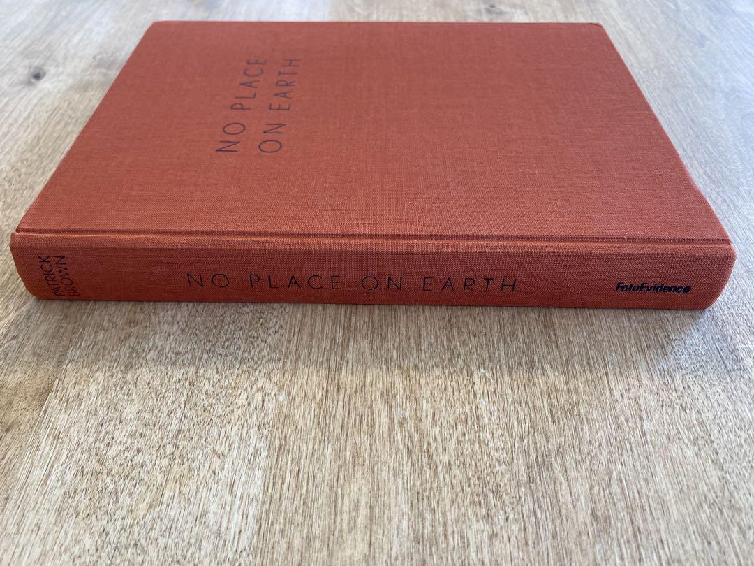 アート・デザイン・音楽 No Place On Earth Patrick Brown