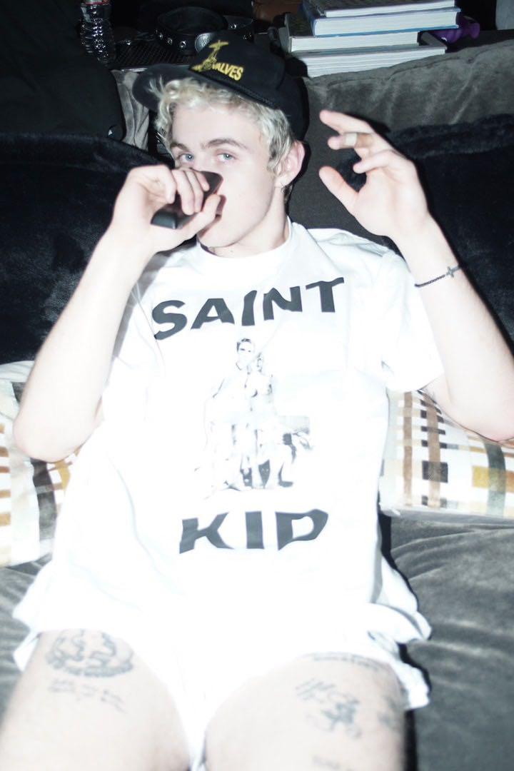[Saint Mxxxxxx] The Kid LAROI 半袖Tシャツ The Kid LAROI x ©SAINT Mxxxxxx 限定Tシャツ - メルカリ