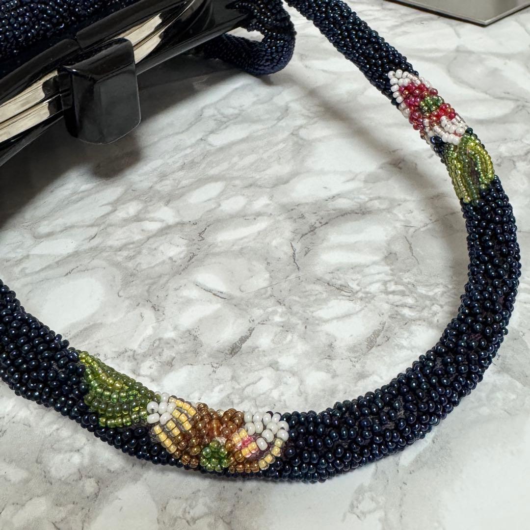 ビーズバッグ 花柄 がま口 ハンドバッグ ネイビー目立った傷や汚れなし MERCADOAVALIA_COM_BR