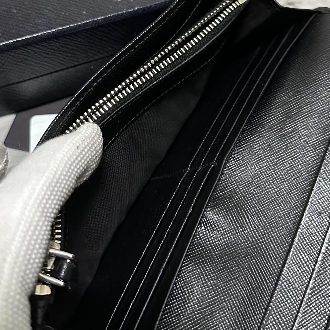 PRADA プラダ　折り財布　三角ロゴ　ブラック　サフィアーノレザー