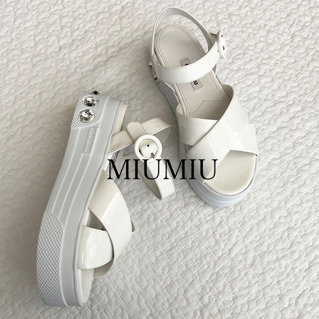 大感謝セール】 サンダル サンダル 極美品 極美品✨MIUMIU クリスタル