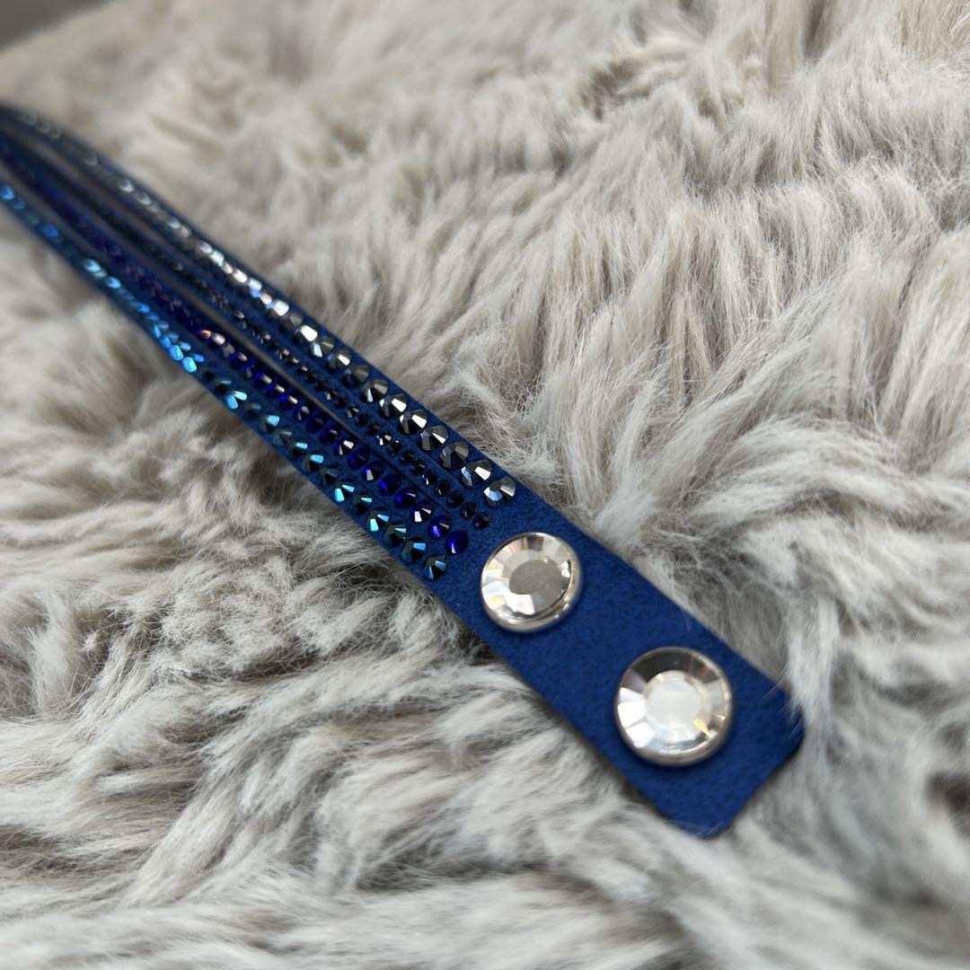 SWAROVSKI スワロフスキー 4連 バングルネイビー レザーストーン SWAROVSKI スワロフスキー 4連 バングルネイビー レザーストーン
