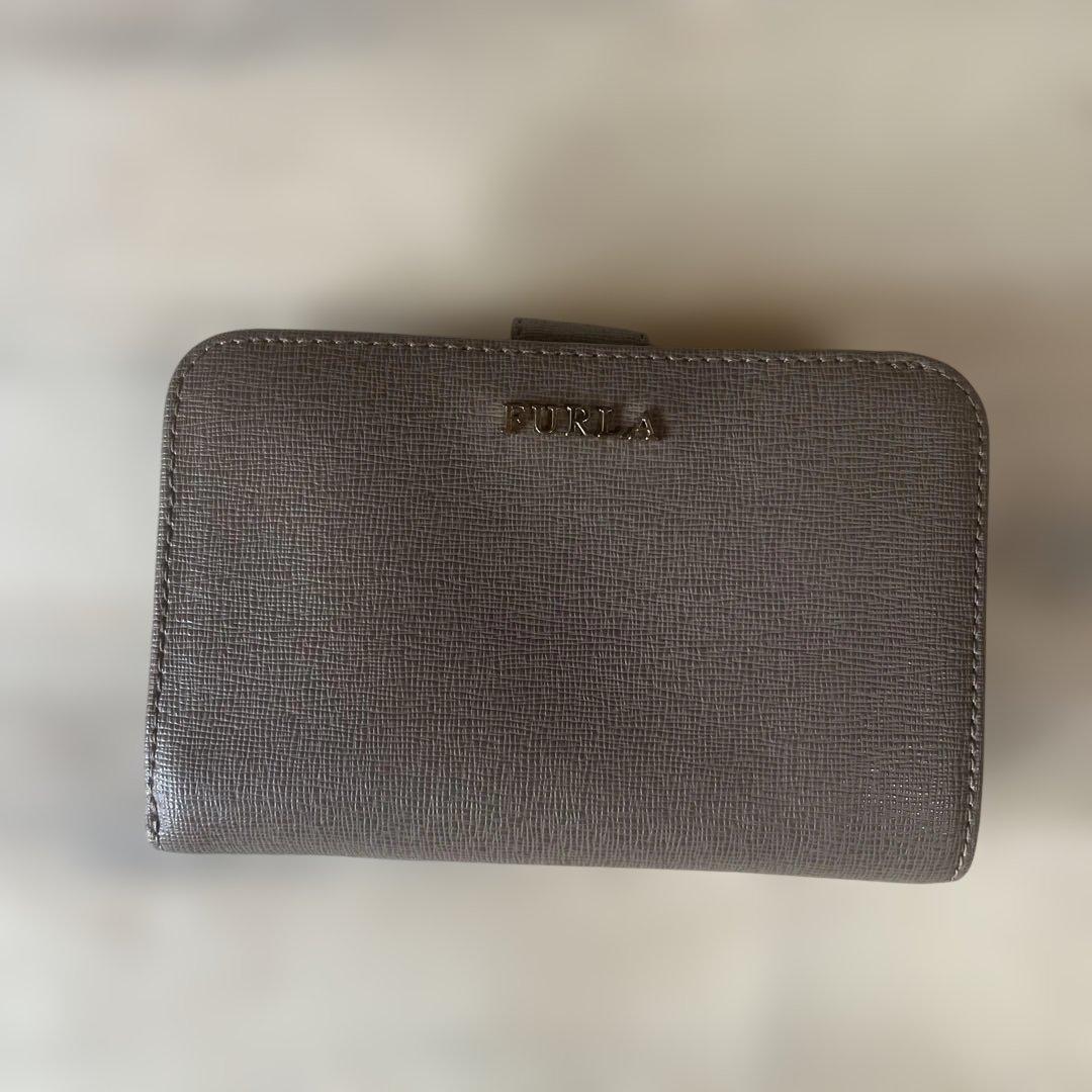 フルラ　グレー 二つ折り財布