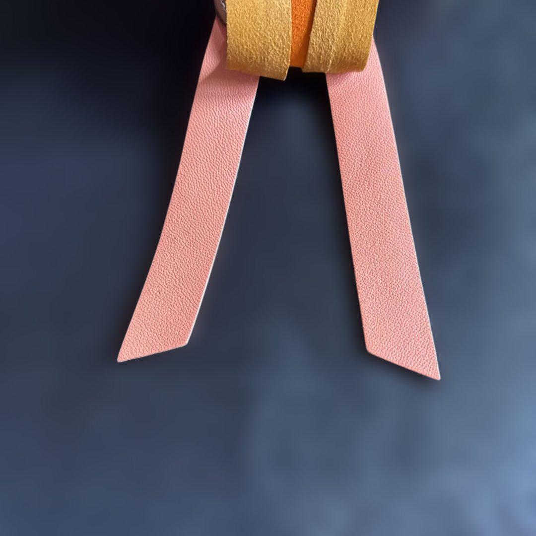 エルメス パドックフロットチャーム レザー オレンジ系×ブラウン
