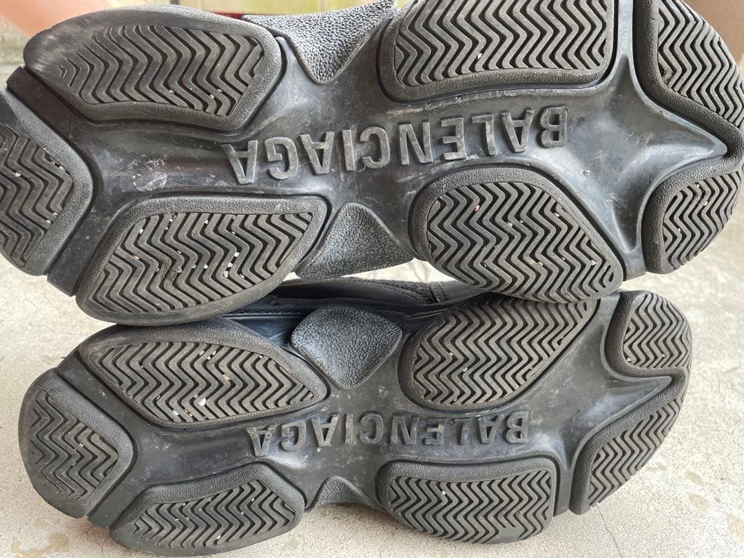 BALENCIAGA トリプルS triples サイズ40 ブラック 中華製 BALENCIAGA トリプルS triples サイズ40 ブラック 中華製