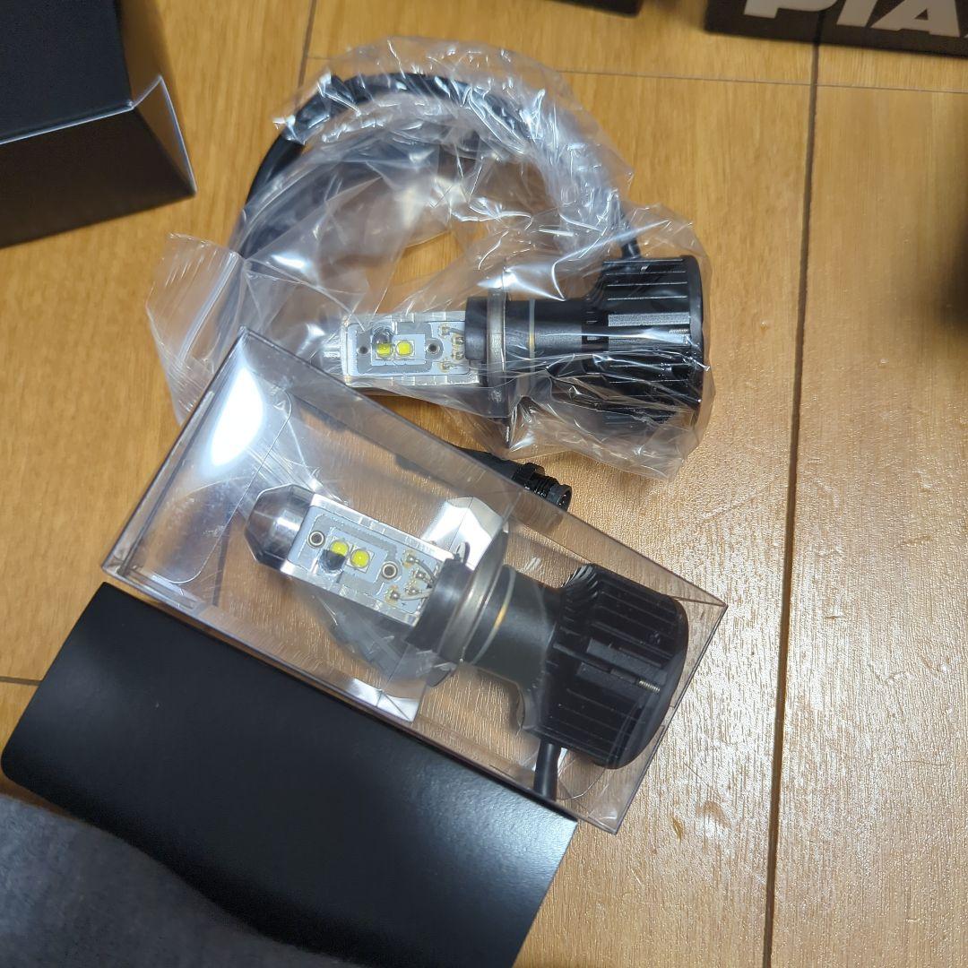 PIAA H4 LEDヘッドライト　3セット
