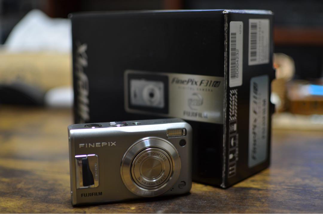 デジタルカメラ FUJIFILM FinePix F31fd