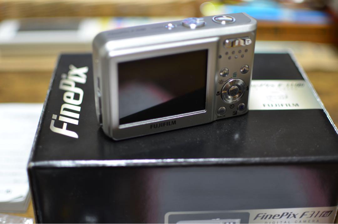 デジタルカメラ FUJIFILM FinePix F31fd