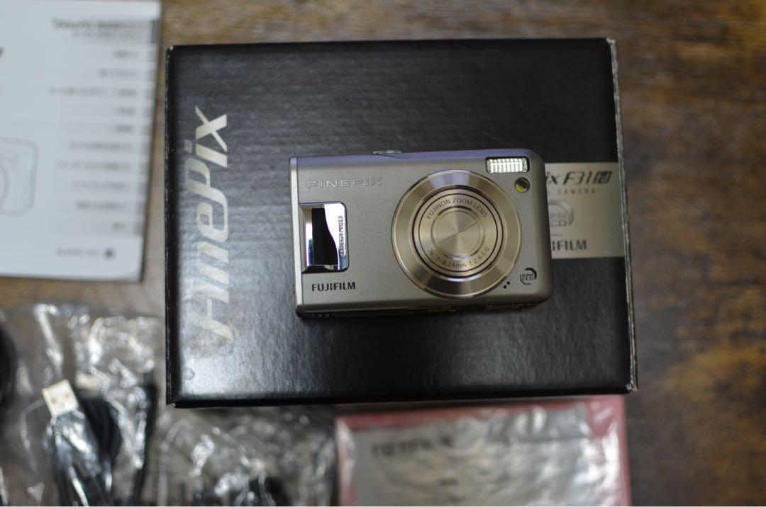 デジタルカメラ FUJIFILM FinePix F31fd