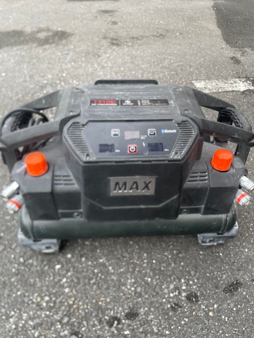 中古品MAX AK-HH1310E ブラック　エアコンプレッサー　高圧