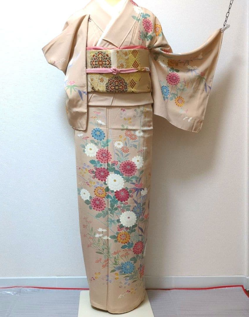 高級訪問着 落款 作家物 菊文 洗柿色 加賀友禅 袖裾しつけ糸付き くすみピンク 高級訪問着 落款 作家物 菊文 洗柿色 加賀友禅 袖裾しつけ糸付き くすみピンク