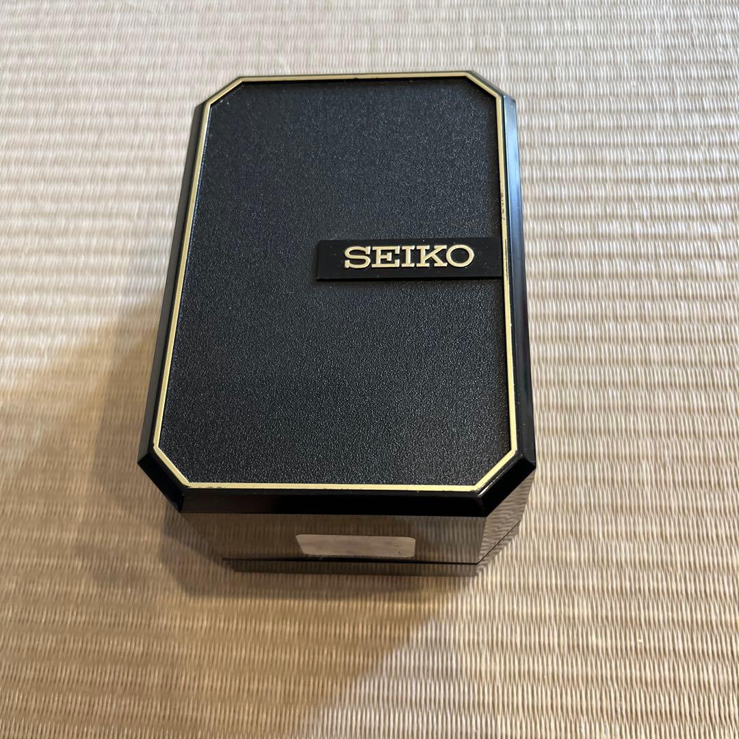 SEIKOレディース腕時計ゴールド箱入り