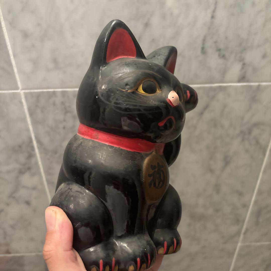 アンティーク大きな瞳や長いヒゲ、まつ毛が美しく、大きなリボンも可愛い招き猫 アンティーク大きな瞳や長いヒゲ、まつ毛が美しく、大きなリボン
