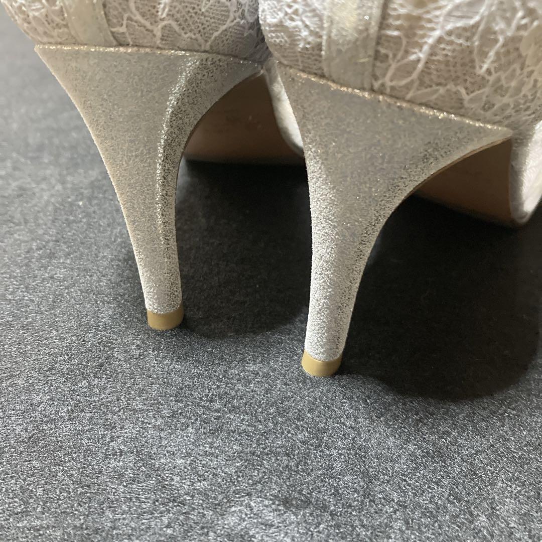 大人女性の 極美品】銀座かねまつ 23.5 シルバーラメ レースリボンパンプス 靴