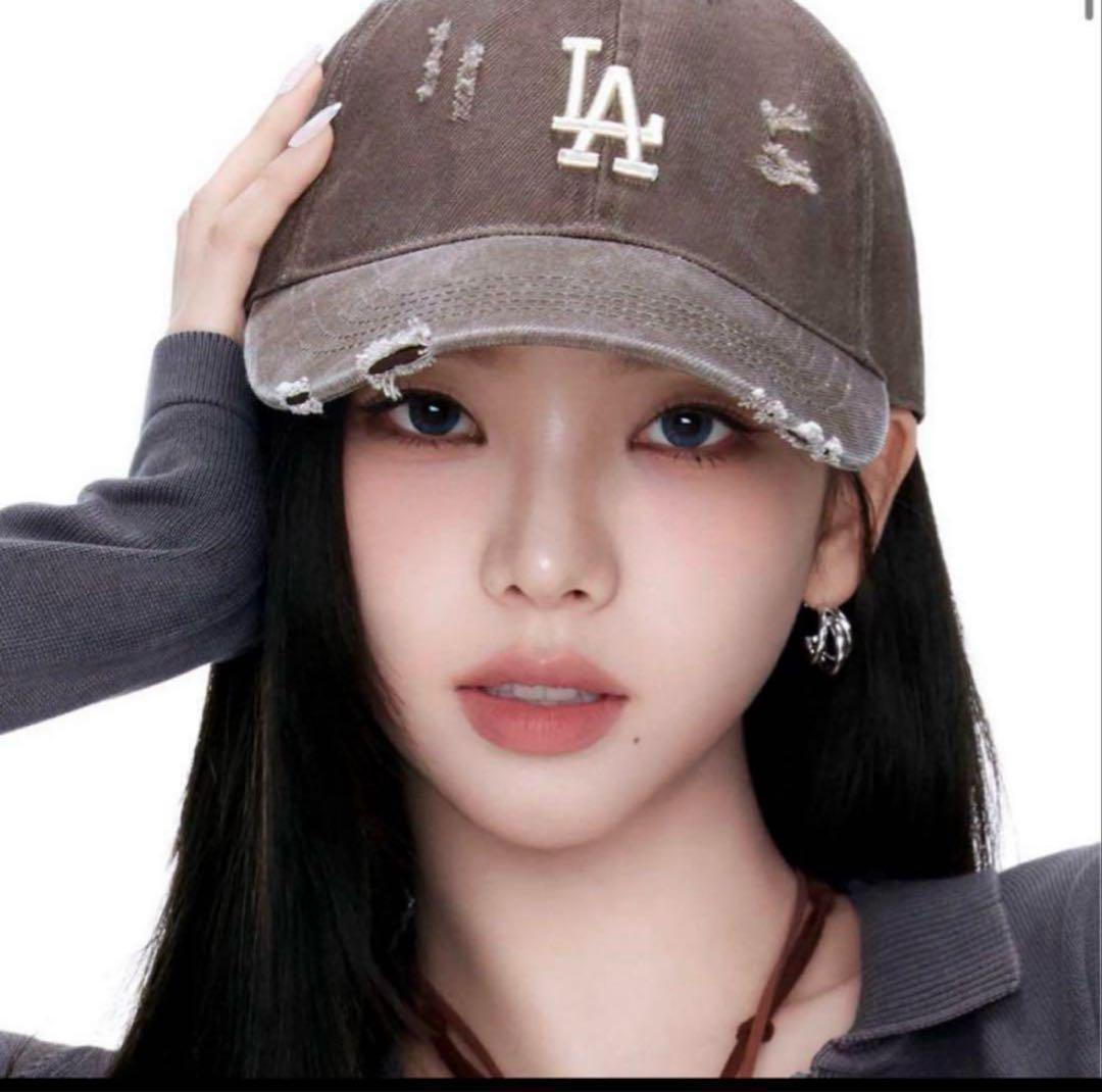 お歳暮 カリナ着用 日本未発売】MLB ダメージキャップ メルカリ - ブラウン 帽子