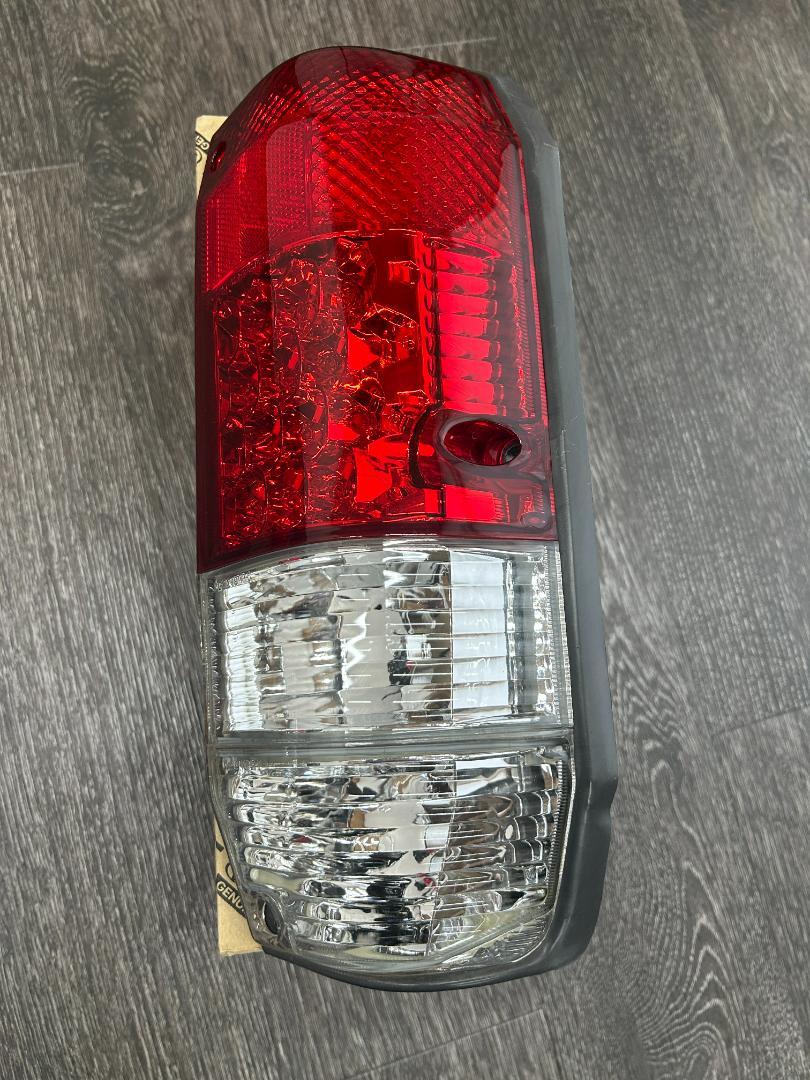 ランクルプラド　78プラド　DEPO製　LED　テールランプ　左右セット