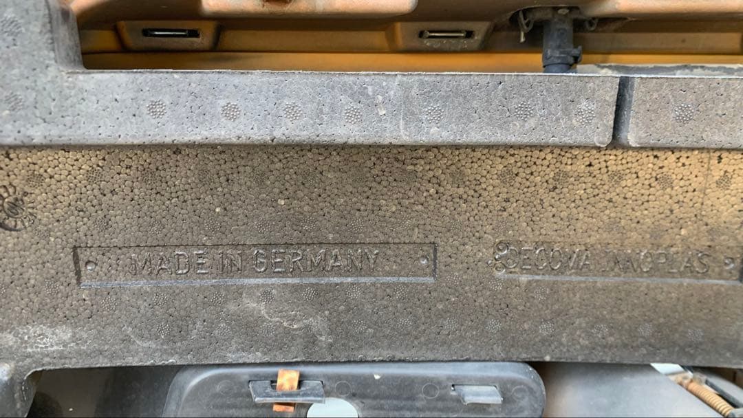 クライスラー 300C フロントバンパー Fバンパー(フォグ付き) ブラックバン クライスラー 300C フロントバンパー Fバンパー(フォグ付き) ブラックバン