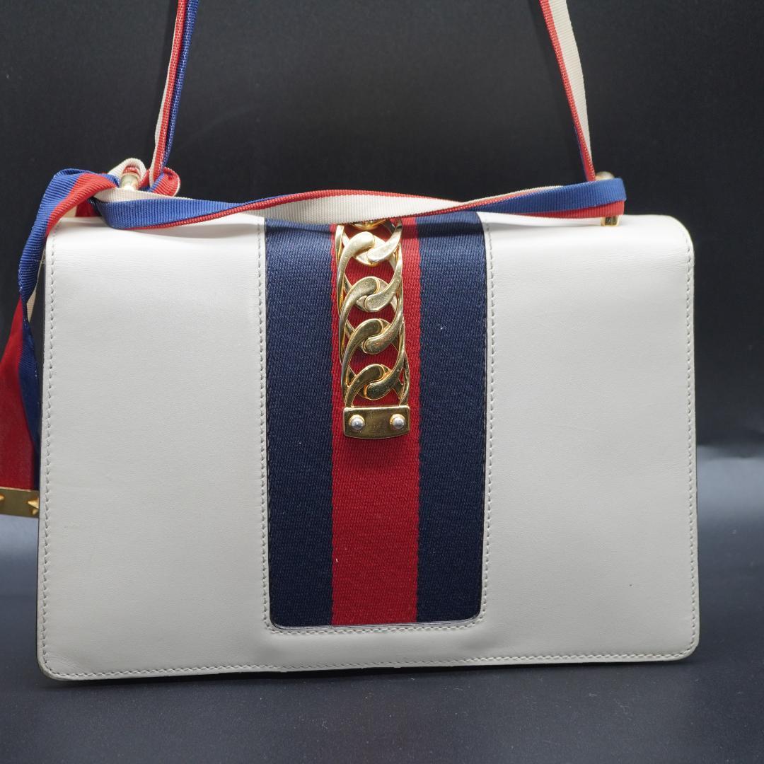 Gucci シルヴィー　　ショルダーバッグ