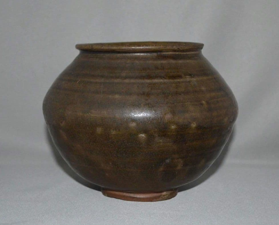 李朝黒釉算盤形壷　古陶磁器　李氏朝鮮　飴釉　鉄釉　水指　茶道具　花瓶　民芸　共箱 李朝黒釉算盤形壷 古陶磁器 李氏朝鮮 飴釉 鉄釉 水指 茶道具