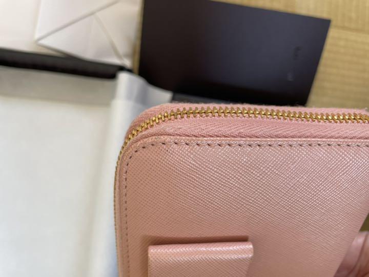 もこ　PRADA プラダ　財布