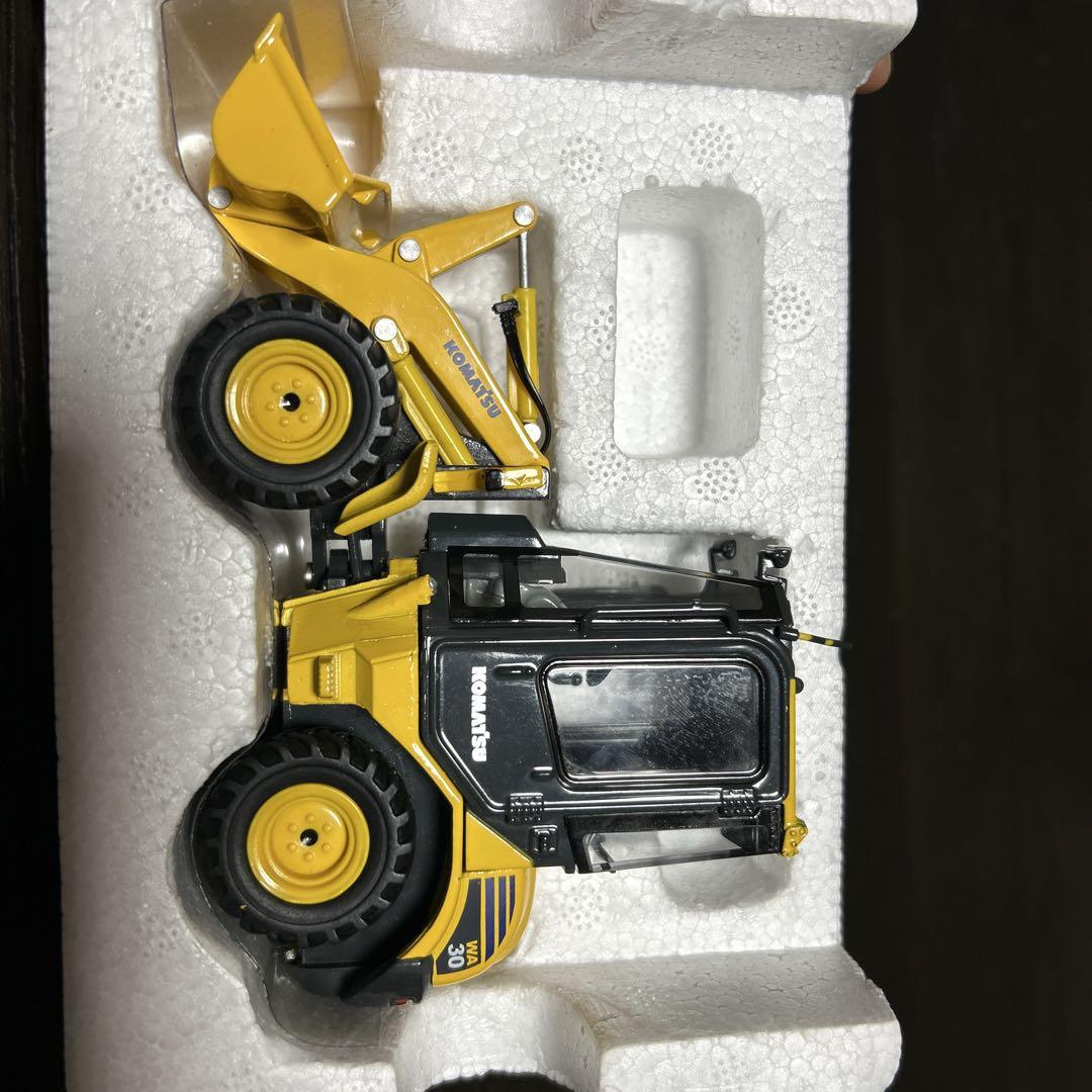 【非売品】コマツ WA30 ホイールローダー 1/32 非売品】コマツ WA30 ホイールローダー 1/32 - メルカリ