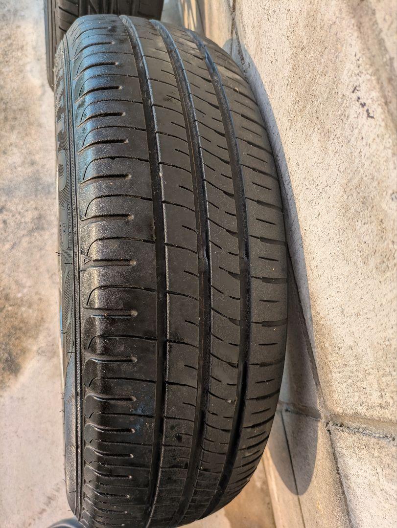 アクア、ビッツ、ノ−ト等4本アルミ付サマ−タイヤ8分山 175 65Ｒ15
