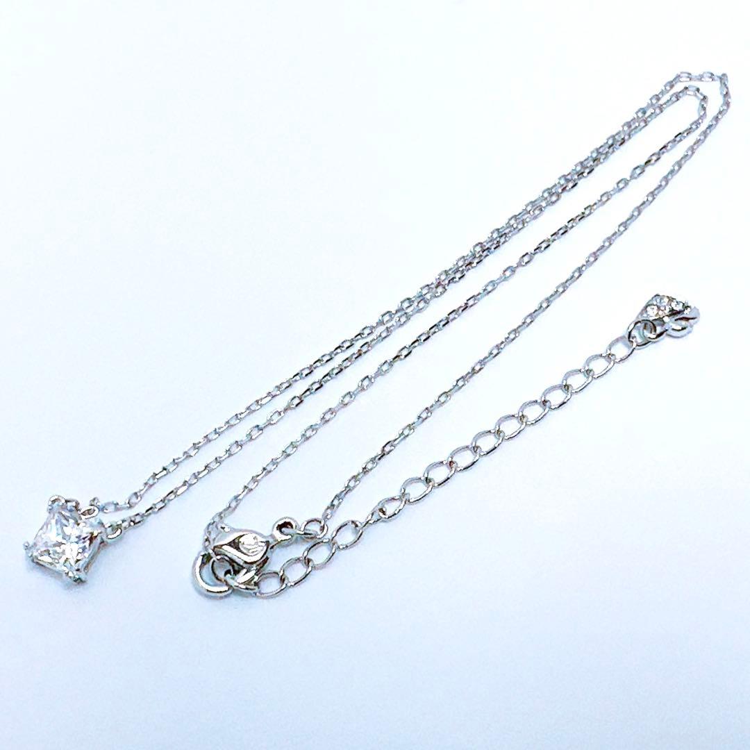 美品✨スワロフスキー ネックレス 一粒 スクエア クリスタル シルバー 美品✨スワロフスキー ネックレス 一粒 スクエア クリスタル シルバー