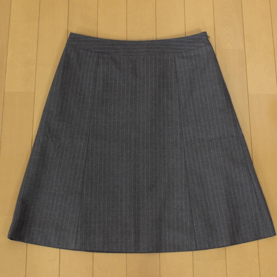 スカートスーツ