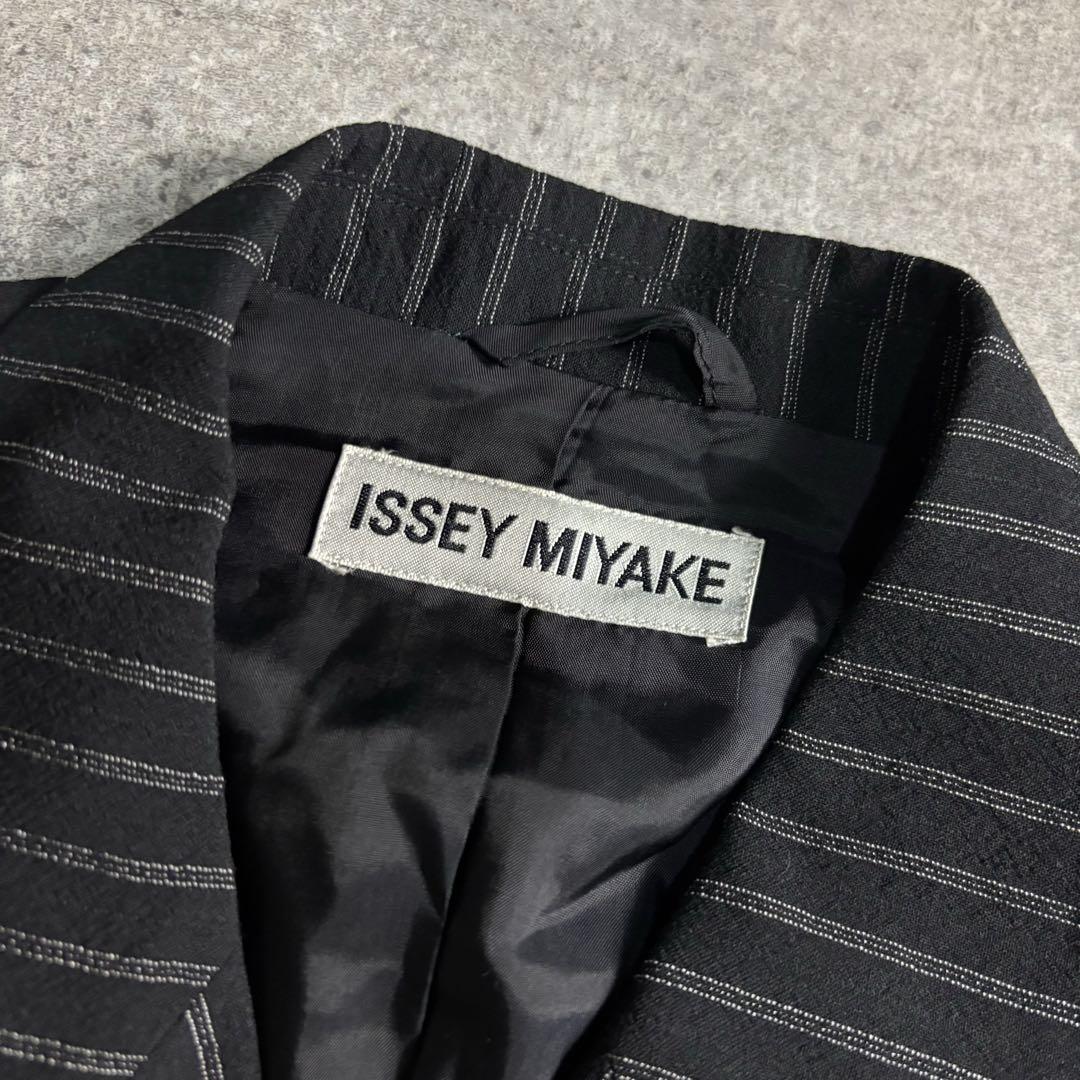 ISSEY MIYAKE