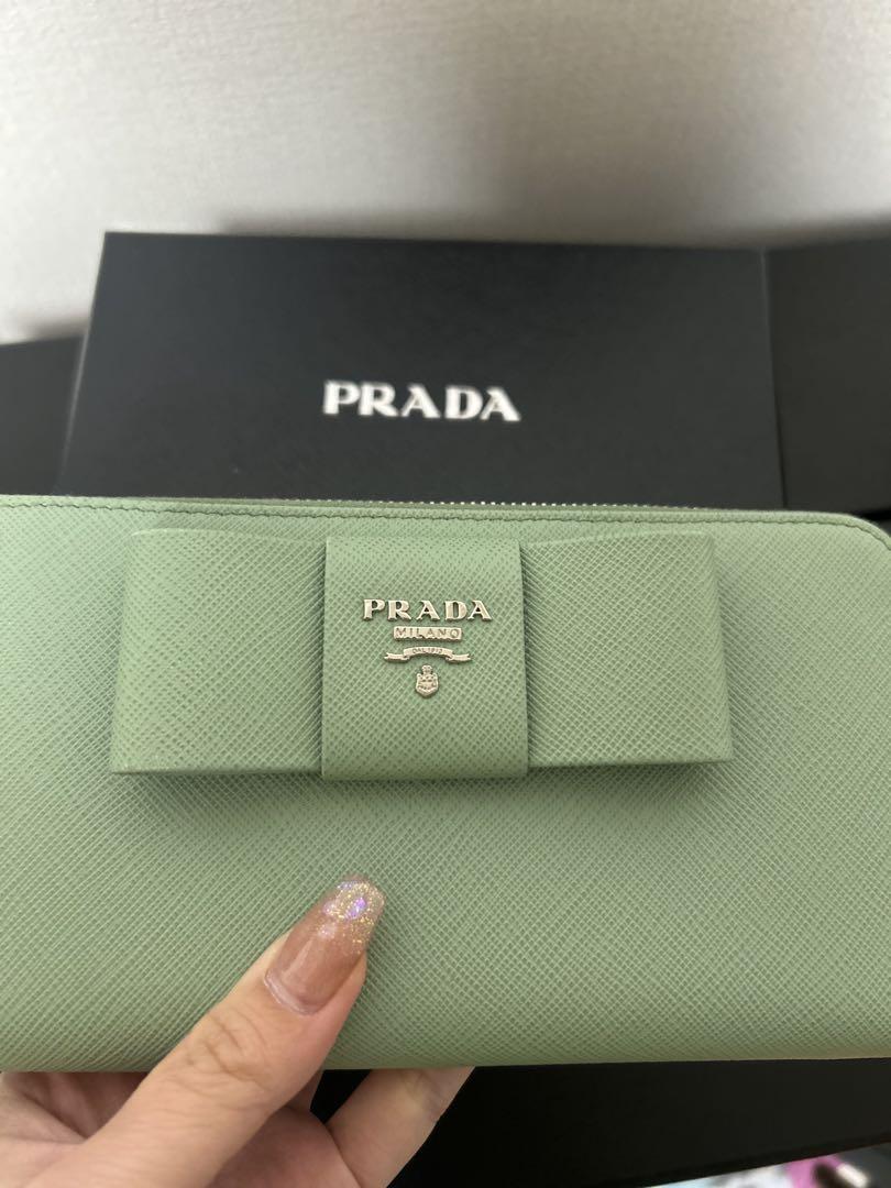 PRADA ミントグリーン リボン付き長財布