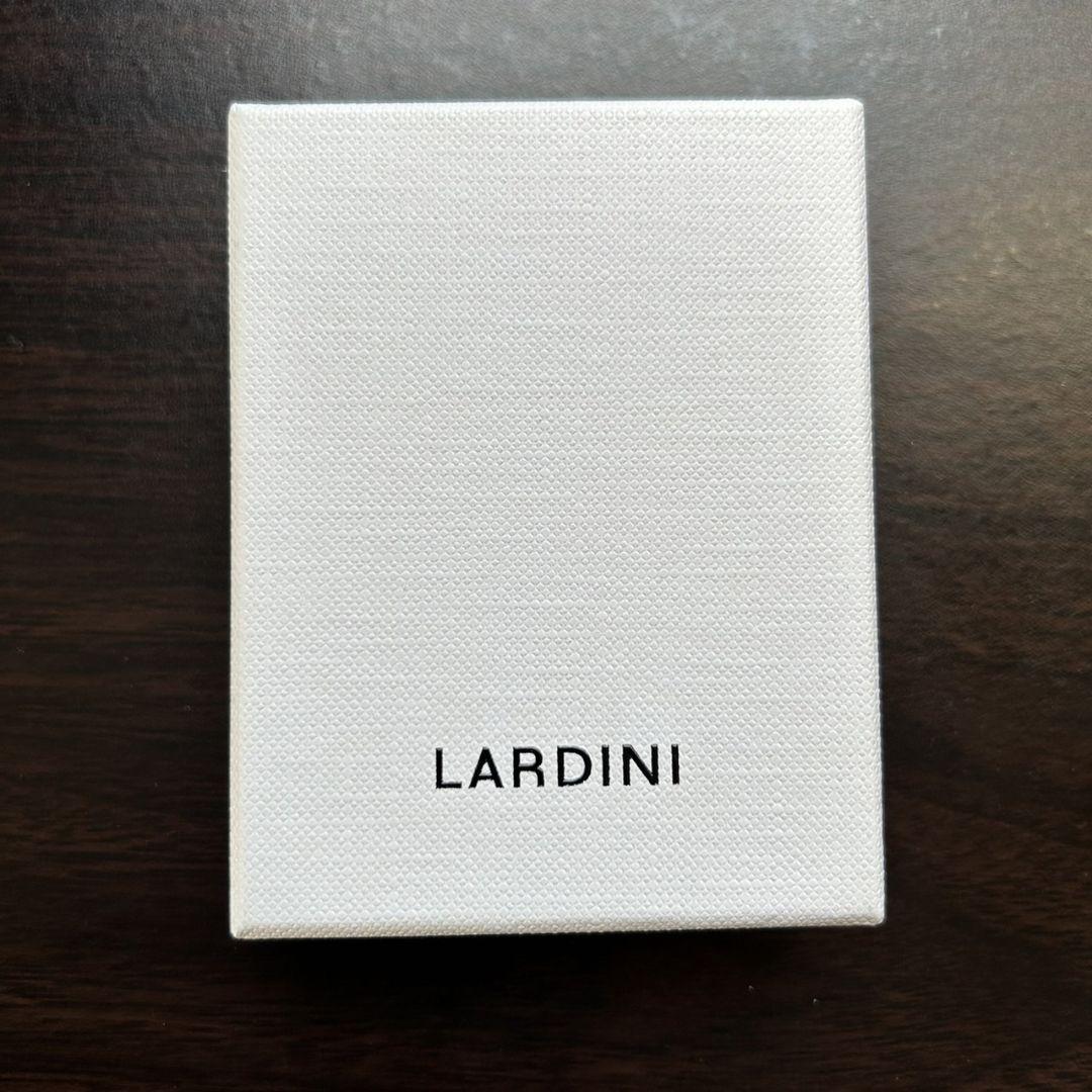 ラペルピン