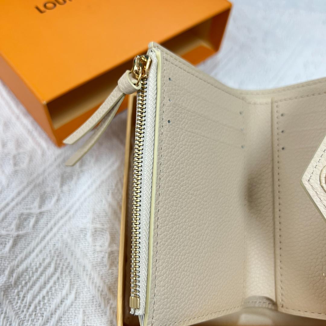♡極美品♡ポルトフォイユ・ヴィクトリーヌM82062