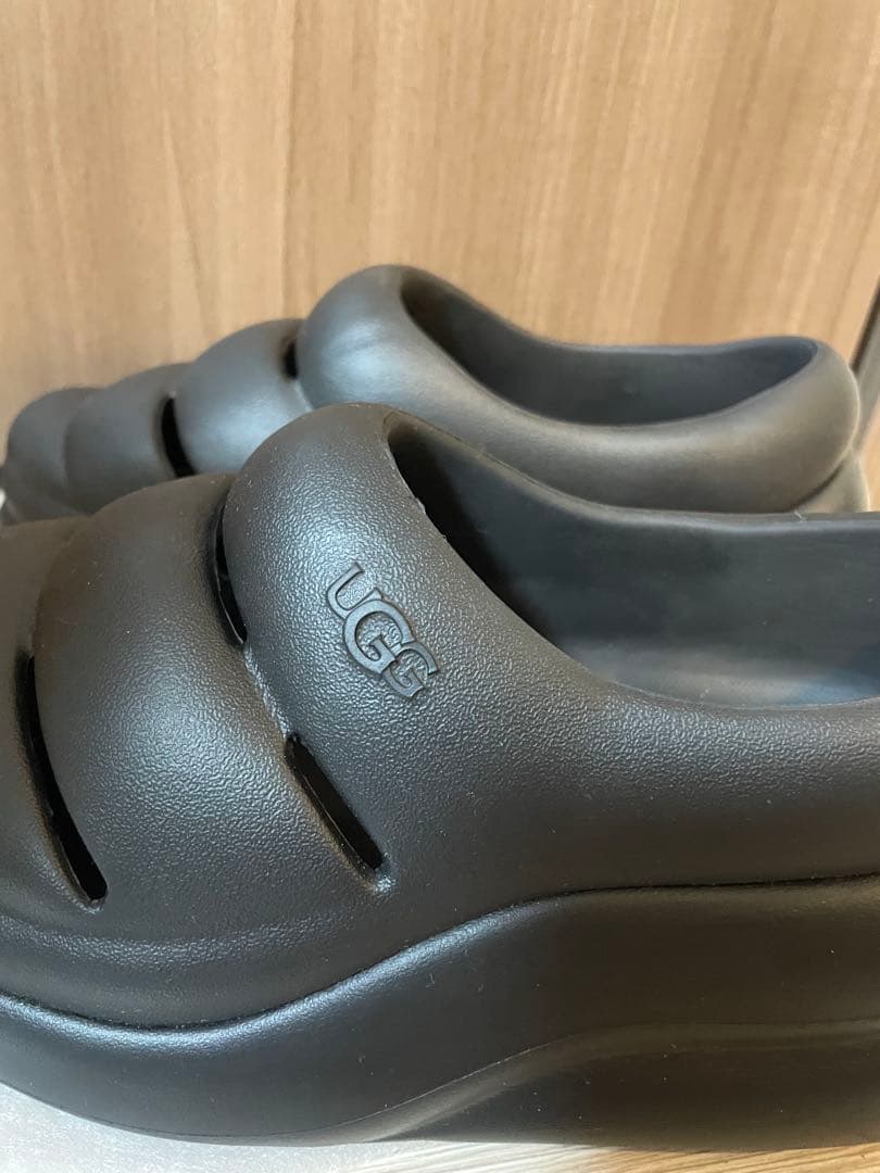 ♥ UGG スポーツサンダル ブラック23cm・UGG KIN-KAAI_COM