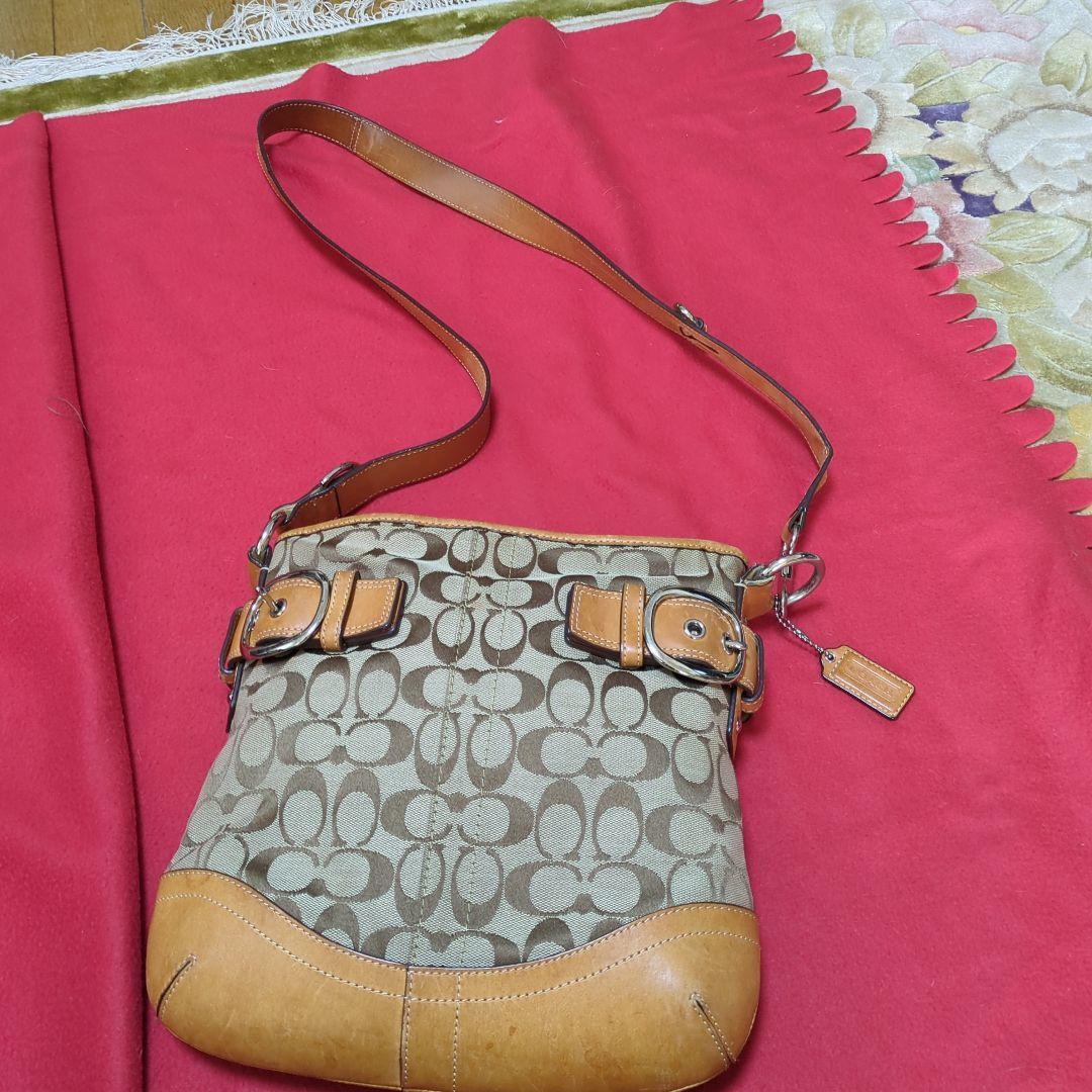 コーチシグネチャー ショルダーバッグ ベージュ